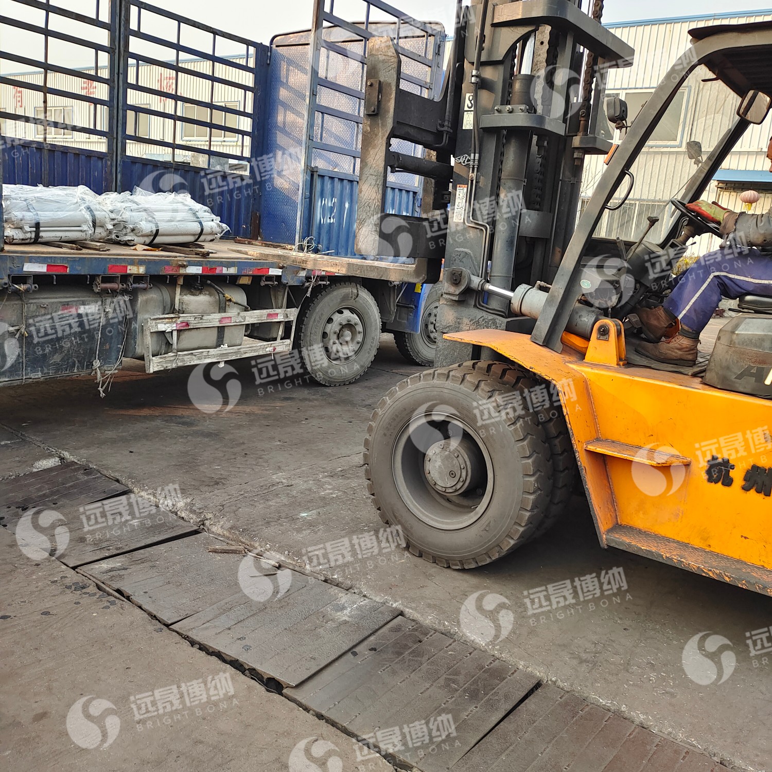 双伸缩液压立柱