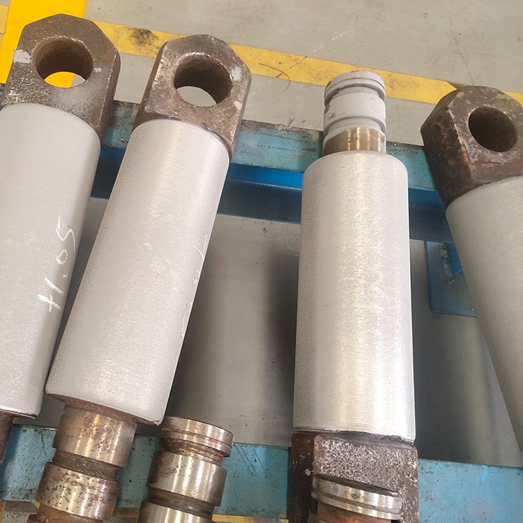 高速激光熔覆油缸工件维修